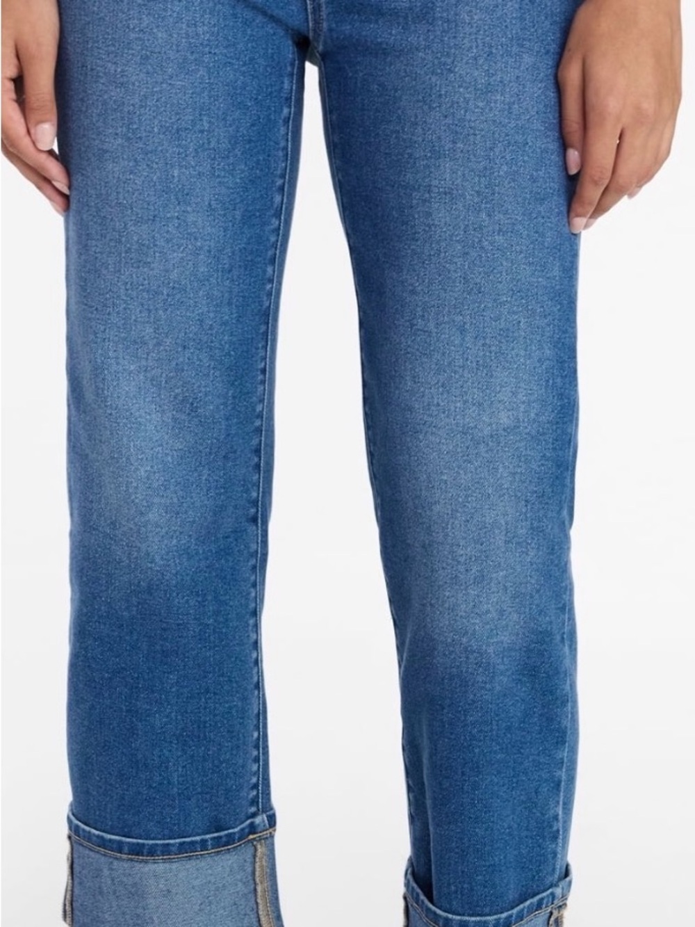 Time and Tru Mid Blue Women’s Straight Leg Jeans